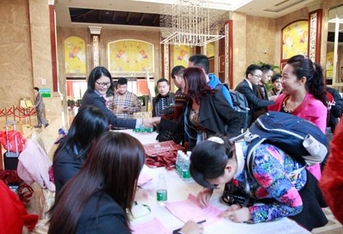 【峰會(huì)一線】大將軍陶瓷熱烈歡迎2015全國(guó)戰(zhàn)略合作伙伴峰會(huì)嘉賓的到來
(圖1)